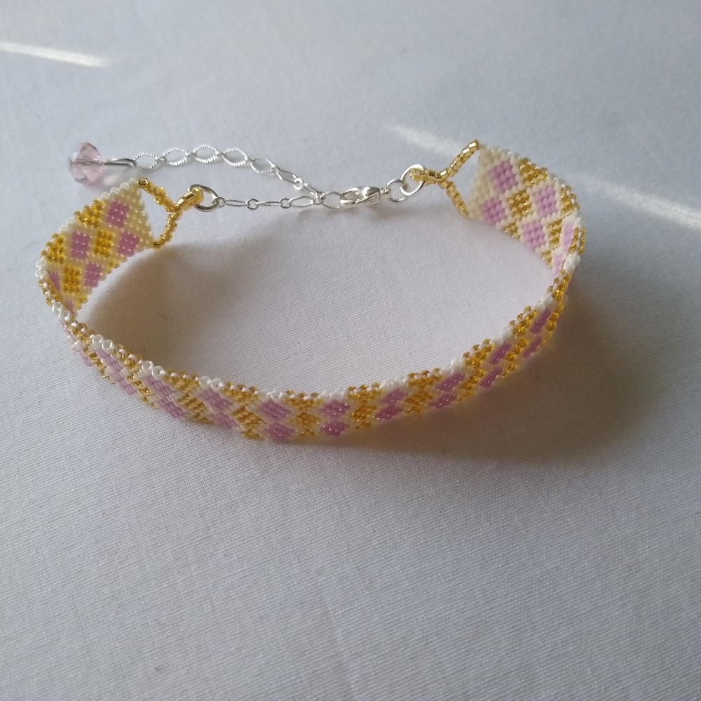 Flat diamond peyote cuff
